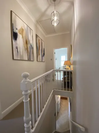 Casita Luxury Stay.A beautiful refurbished Victorian home in Alderley Edge Отели в г. Альдерли-Эдж