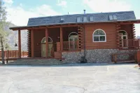 House on the Hill/ 5 bedrooms/ overlooks all of Kernville