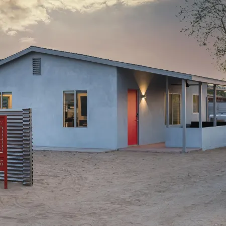 Skull Rock Cottage - Walk To Town & Hot Tub, Star Gazing 1 Bedroom Home
