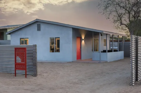 Skull Rock Cottage - Walk To Town & Hot Tub, Star Gazing 1 Bedroom Home