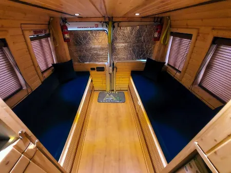 POP TOP CAMPERVAN IN INDIA SLEEPS 6 PAX @YODOCAMPERS Отели в г. Западный Дели