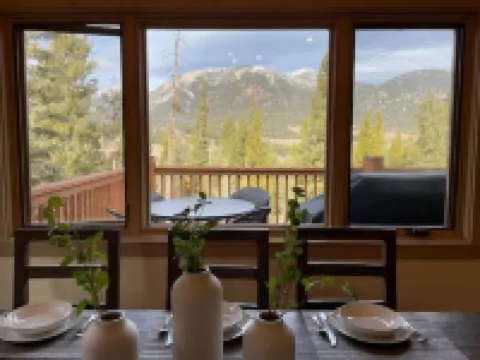 Modern Upper Pines Chalet