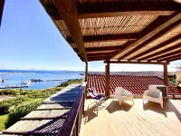 VILLA CALA REALE, sea front Hotels in Stintino