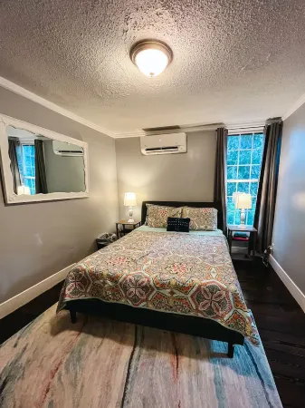 Large Farmhouse near Pocono attractions! Ping-pong and Pool tables included.