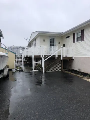 Waterfront cottage 蛋港鎮酒店