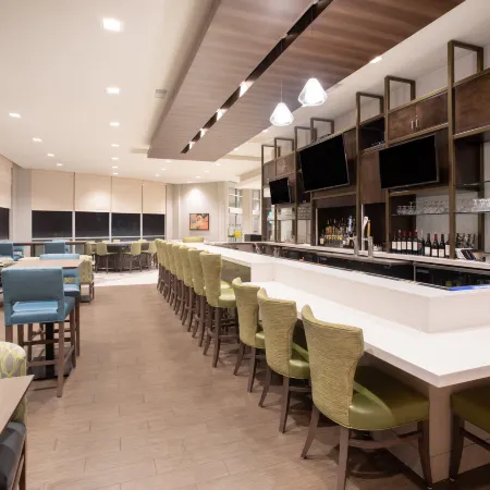Hilton Garden Inn Omaha Aksarben Village