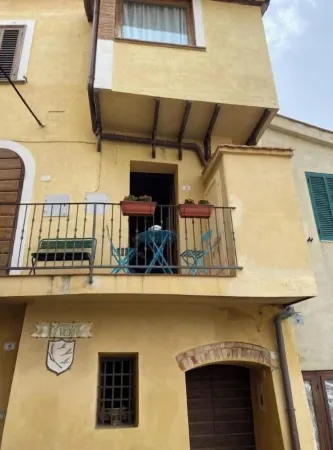 Lovely and very central apartment in Magliano in Tuscany