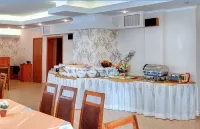 Amon Ra Hotel Family