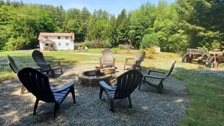 Cozy Upstate Adirondack Cottage Getaway