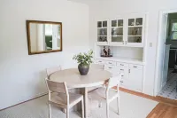 Cozy Craftsman Cottage in Calistoga