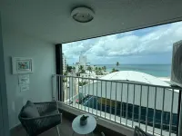 Deja Blue Beachfront Apartment