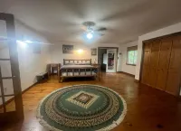 Cozy 3-bedroom cabin off the grid in the Smokey mountains with WiFi, AC