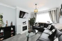 Modern 3-Bed Home near Alton tower Hotels in Blythe Bridge