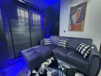 Cozy 2-bedroom bnb in beautiful Palmgrove Estate Ilupeju Lagos with AC & WiFi