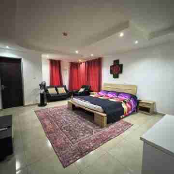 3BEDROOM DUPLEX +SWIMMING POOL, GYM, WIFI, YOUTUBE, PRIME IN A SECURED ESTATE Rooms