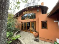 "Bees & Birds" Cottage for 2 people, spacious, open, bright, green setting