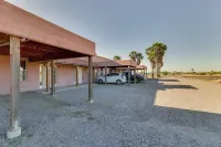 Eloy Retreat w/ Pool Access + Central A/C! - appartements de vacances
