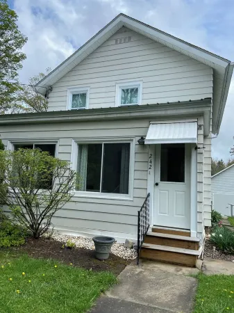 Coby Connection Home- 3-bedroom newly remodeled house with WiFi in Cobleskill