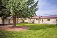 Farmhouse in Country Setting Near Gravity Hill - parking
