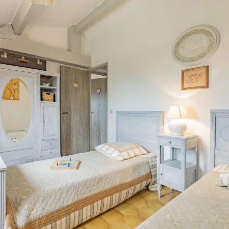 Les Iris Hotels in Gargas