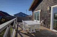 Chic Summer House Cottage Walk to Ocean! - Wi-Fi