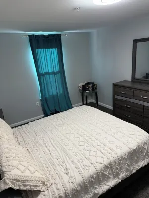 Charming 1-bedroom townhome in welcoming Capitol Heights with WiFi, AC