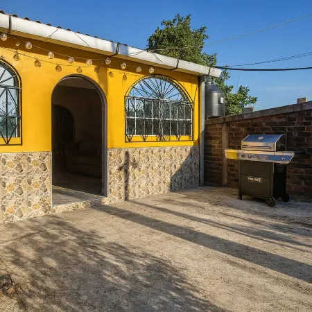 Serenity Stays Near Juayua City Отели в г. Наулинго