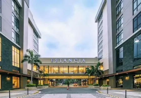 BGC view, Big Pools , Gym, Picnic Area, 100 MBPS Internet