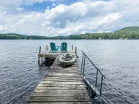 Family & Dog-Friendly Lakeside Retreat 15-Min to Mount Sunapee