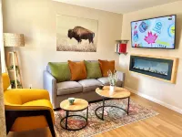 Cozy Boho Suite - Downtown Golden (Newly Renovated)