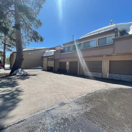 Bear Valley Village Family Ski Condo. Pet Friendly _Permit # 2025004