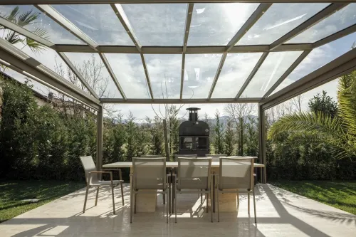 5 minutes to lake, Family friendly, enjoy with heated pool, barbecue, fireplace