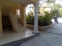 Souvenir House: 24 Elect, AC, WiFi, TV Cable, Fridge....