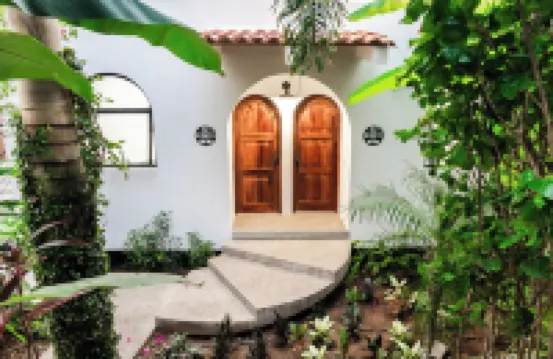 King Bed, Kitchen, A/C, Saltwater Pool, Fast Wifi, Balcony with View - “Flor”