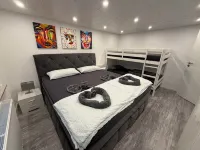 "Merys Home" only 7 minutes away from Legoland excellent location