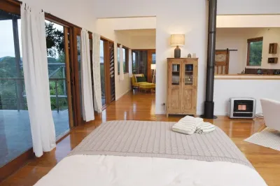 Rural Studio Retreat with Stunning Mountain Views Hotels near Emporium Bellingen