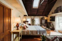Secluded and Artful 1800s Farmhouse on 53 Acres, Saugerties