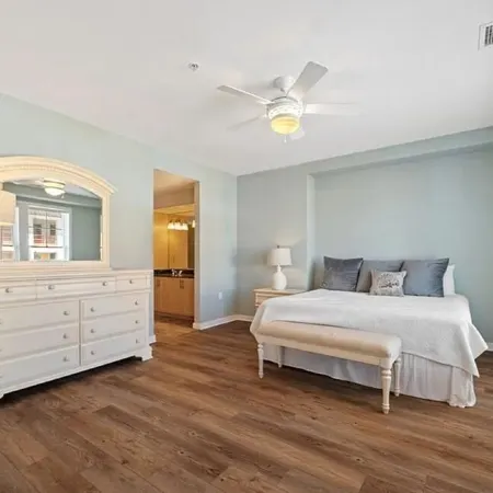 4-bedroom oceanfront condo in Sandbridge Beach with OCEAN and BAY views Отели рядом с достопримечательностью «Пляж Сандбридж»