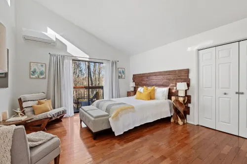 Luxury Open-Concept Retreat. Hot Tub. GameRoom. Hiking. Lake. Pool. Pet-Friendly