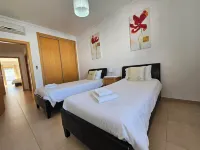 Seafront Complex with private pool, two bedroom apartment fully equipped Hotels in Fuseta