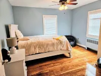Family friendly in Hampton with huge yard, dog park, and 2 blocks from the bay