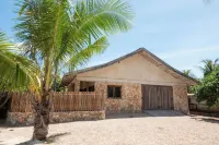 4 bedroom Rote Beach House Hotels in West Rote