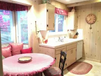 Carmel charmer!! Short, 10 min. walk to town center. Close to trail to Mission.