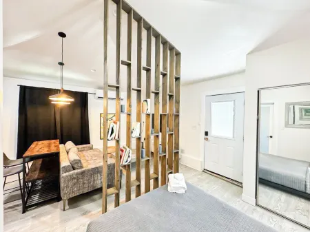 Charming Poolside ADU – Steps from SoFi Stadium  MK3-LAD