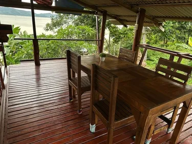 รูปภาพของChun Chom - Baan Lom Suay