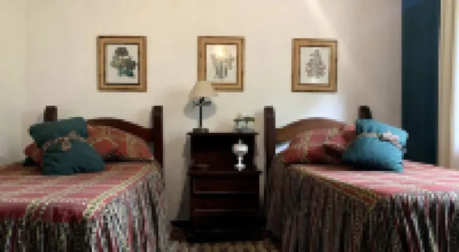 Casa com Cachoeira Particular