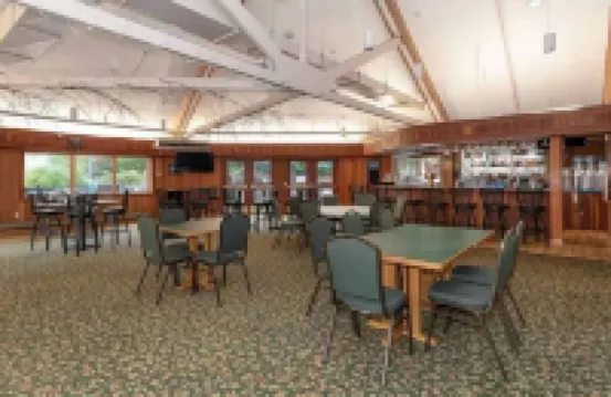 Hot Tub + Pool Table + Resort Access + Fast Wifi