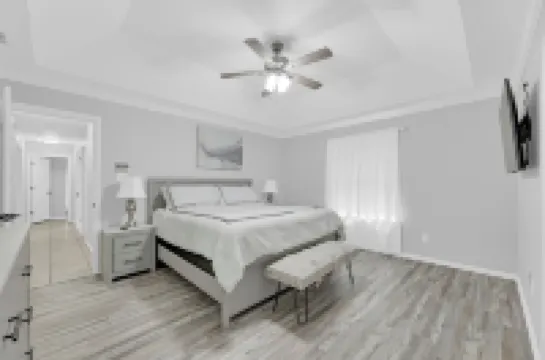 Spacious & Central Pool Home By McAuliffe Park