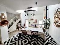 2 bedroom private vacation home in torcy فنادق في تورسی