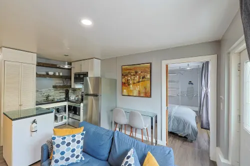 Lux APT   Your home away from home.